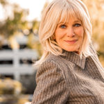 LindaEvans 375×280
